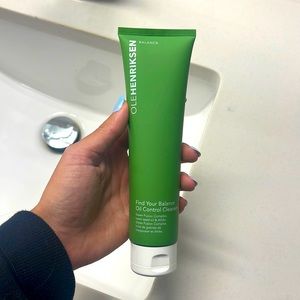Ole henriksen find your balance cleanser